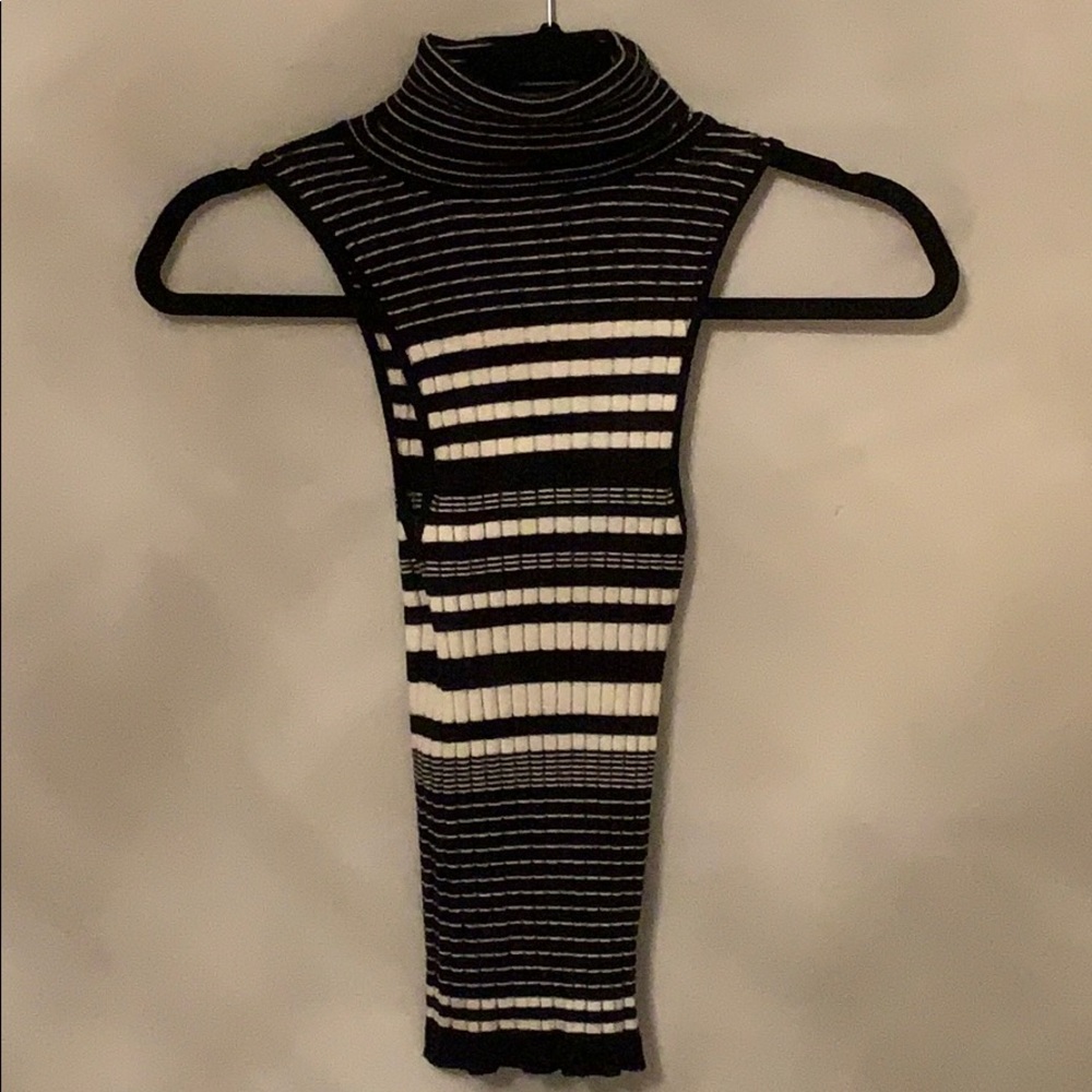 turtle neck with short sleeves